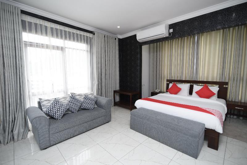 Oyo 256 Subash Hotel Джафна Экстерьер фото