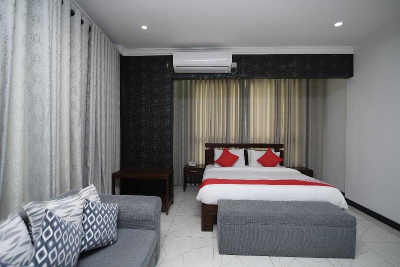 Oyo 256 Subash Hotel Джафна Экстерьер фото