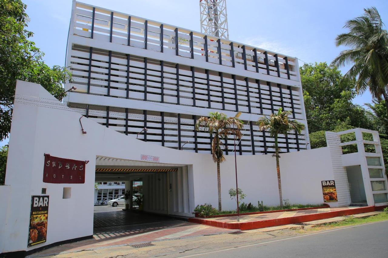 Oyo 256 Subash Hotel Джафна Экстерьер фото