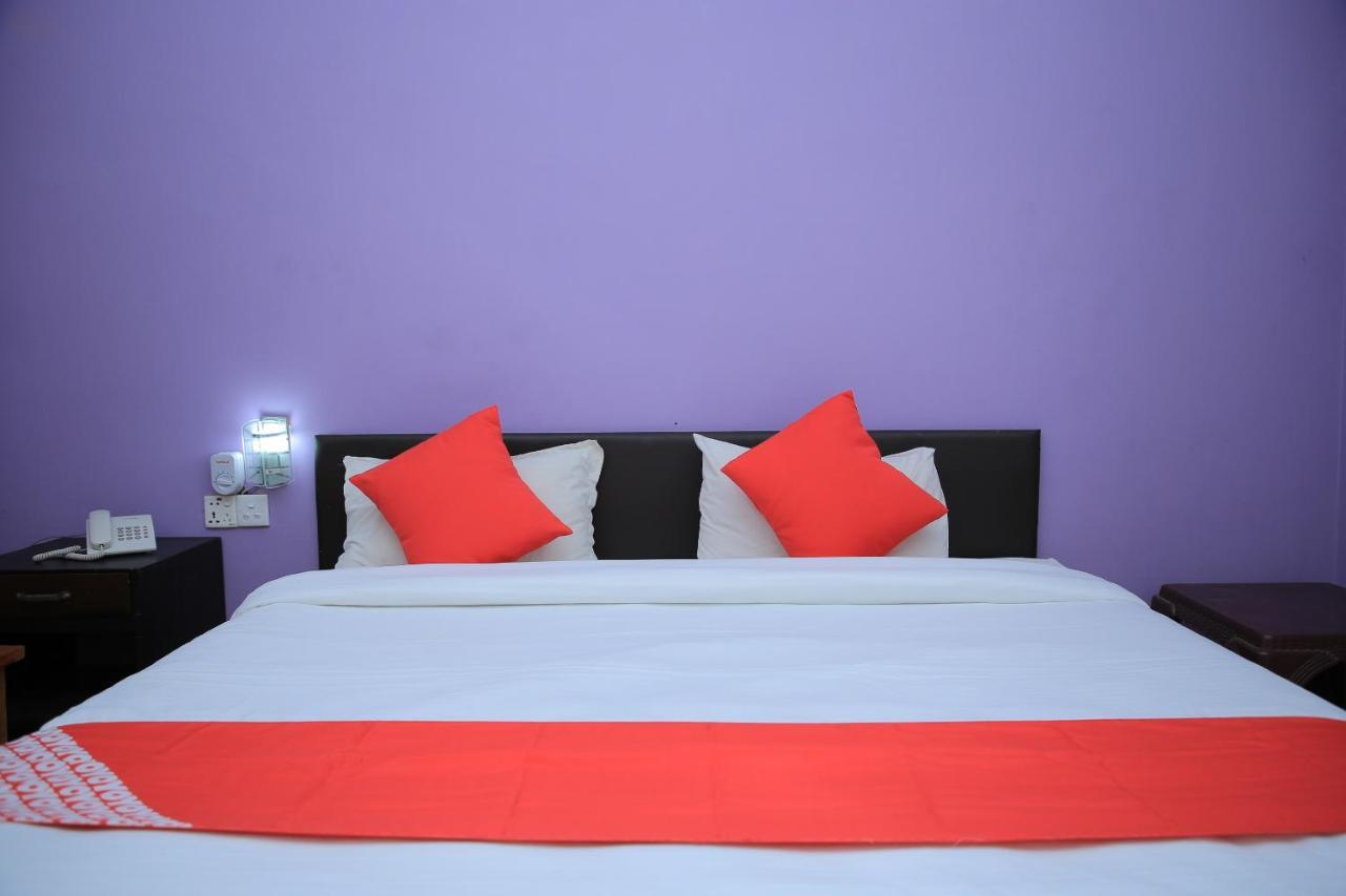 Oyo 256 Subash Hotel Джафна Экстерьер фото