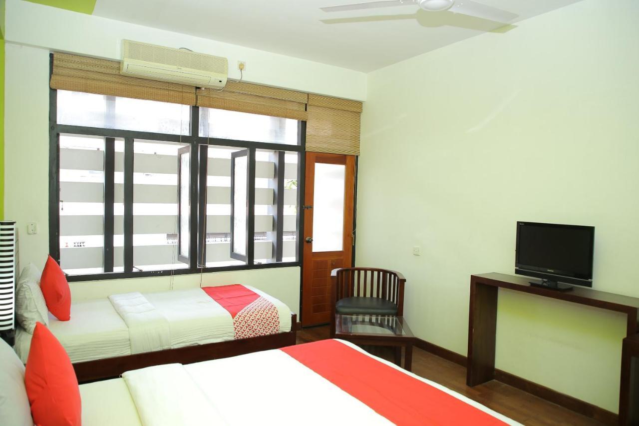 Oyo 256 Subash Hotel Джафна Экстерьер фото
