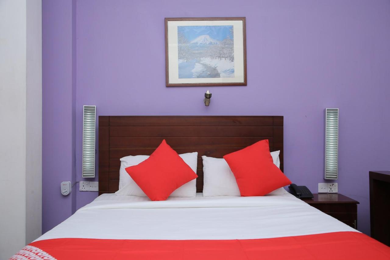 Oyo 256 Subash Hotel Джафна Экстерьер фото