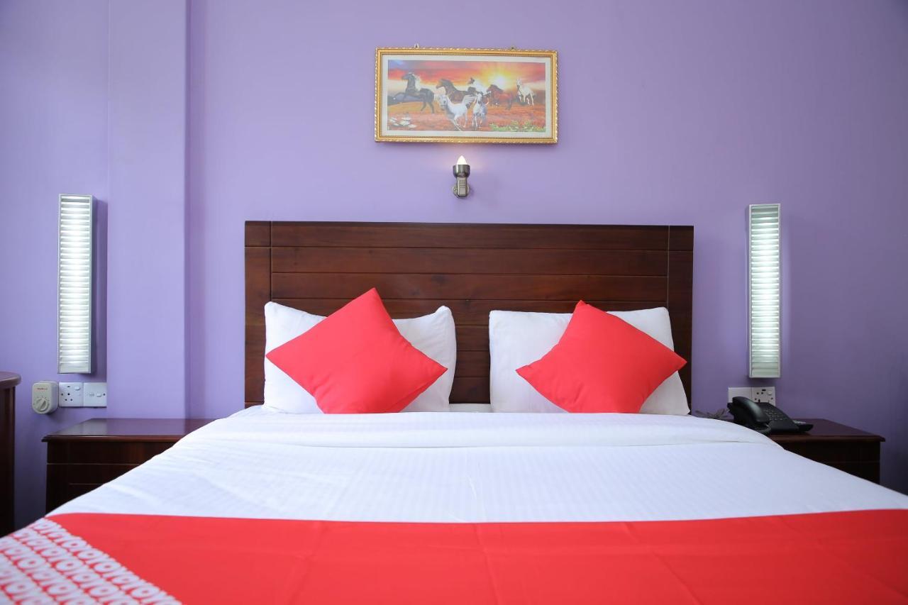 Oyo 256 Subash Hotel Джафна Экстерьер фото